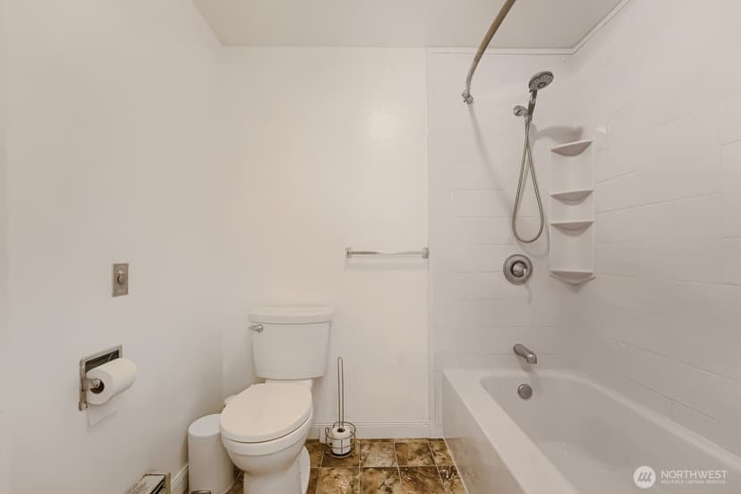 Property photo for 10412 SE 219th Street, Kent photo 18