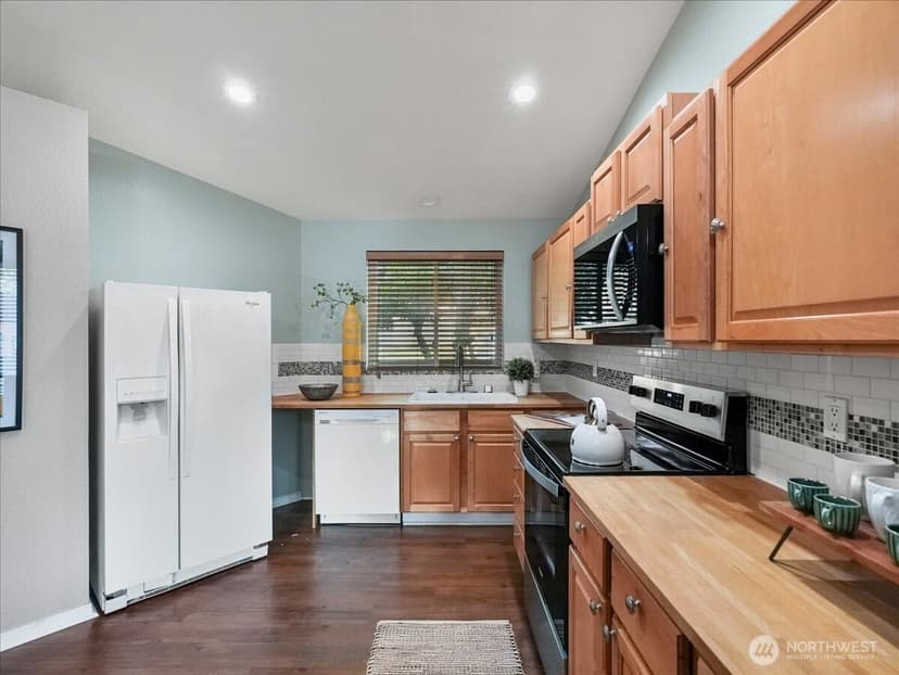 Property photo for 28123 230 Avenue SE, Maple Valley photo 10