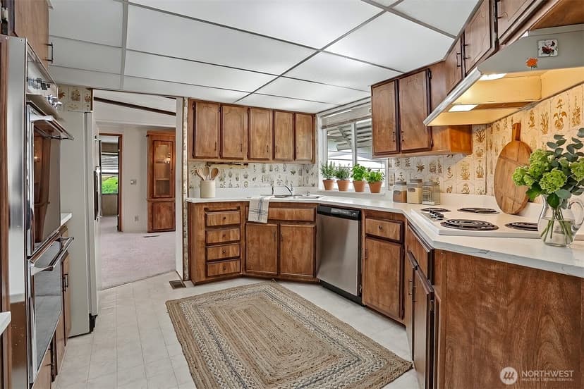 Property photo for 23809 Lake Drive E, Bothell photo 13