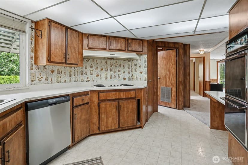 Property photo for 23809 Lake Drive E, Bothell photo 15