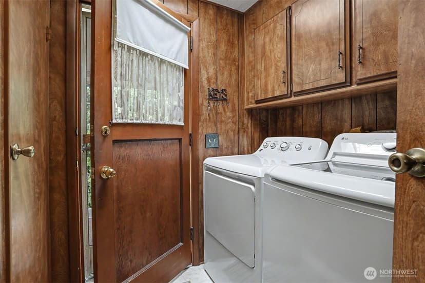 Property photo for 23809 Lake Drive E, Bothell photo 22