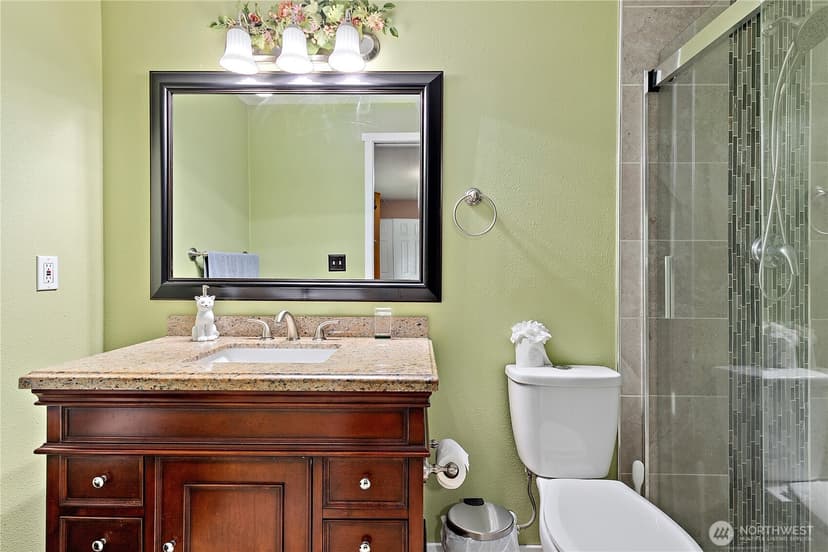 Property photo for 15902 Woodland Avenue E, Puyallup photo 11