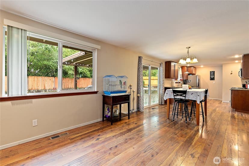 Property photo for 15902 Woodland Avenue E, Puyallup photo 7