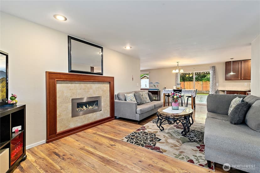 Property photo for 15902 Woodland Avenue E, Puyallup photo 3