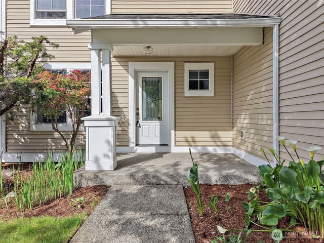 Property photo for 24216 237th Way SE, Maple Valley photo 3