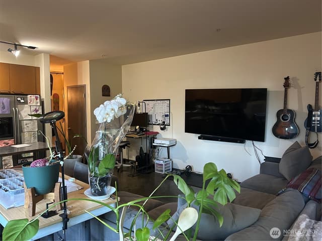 Property photo for 1414 12th Avenue #205, Seattle photo 3