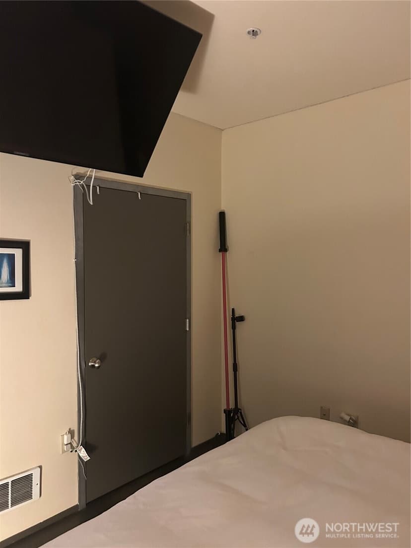 Property photo for 1414 12th Avenue #205, Seattle photo 8