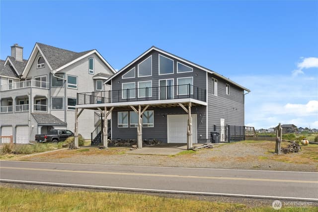 Property photo for 1593 E Ocean Shores Boulevard SW, Ocean Shores photo 4