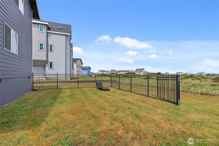 Property photo for 1593 E Ocean Shores Boulevard SW, Ocean Shores photo 39
