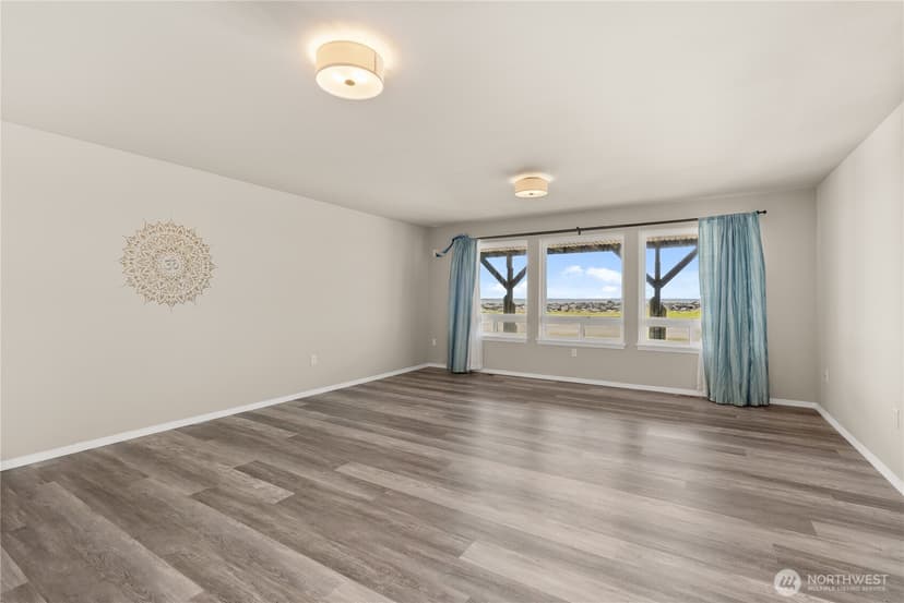 Property photo for 1593 E Ocean Shores Boulevard SW, Ocean Shores photo 30