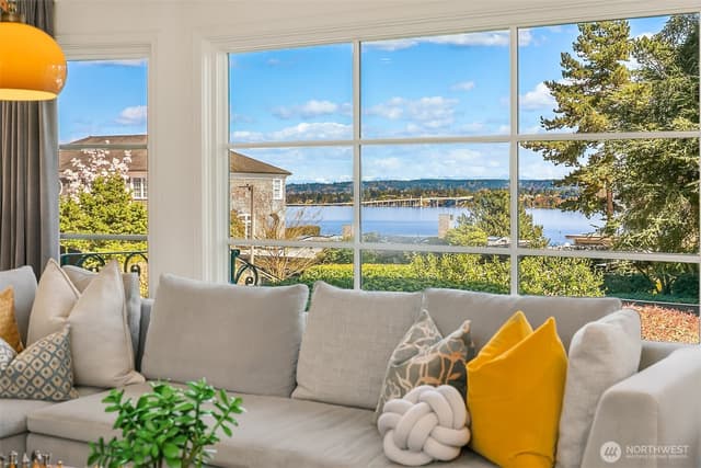 Property photo for 453 McGilvra Boulevard E, Seattle photo 4