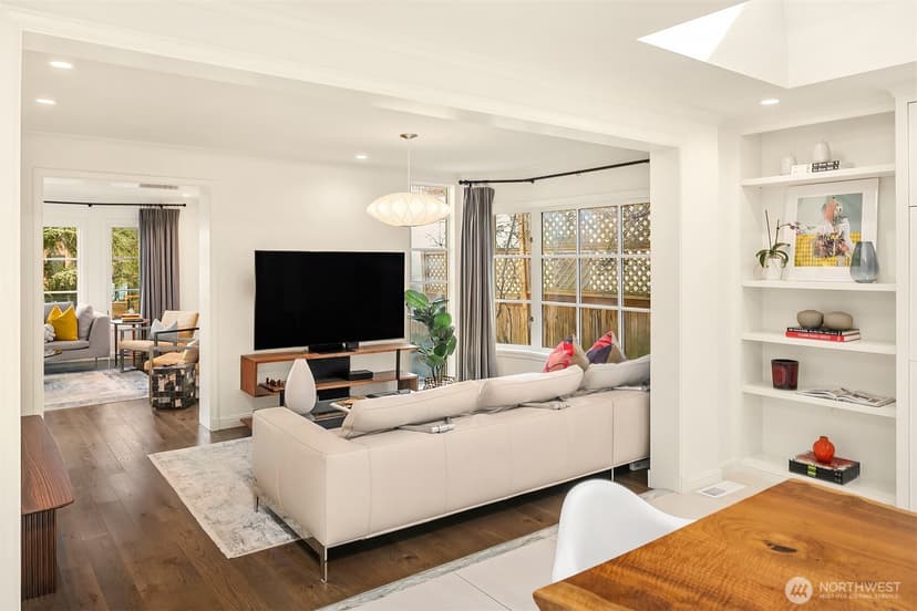 Property photo for 453 McGilvra Boulevard E, Seattle photo 6