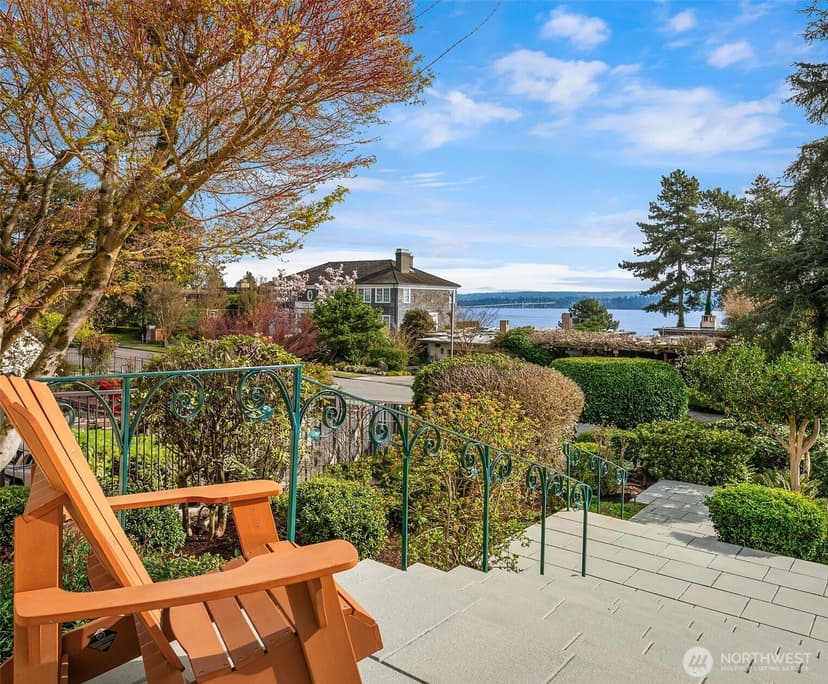 Property photo for 453 McGilvra Boulevard E, Seattle photo 2