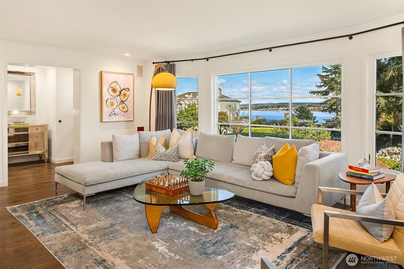 Property photo for 453 McGilvra Boulevard E, Seattle photo 3