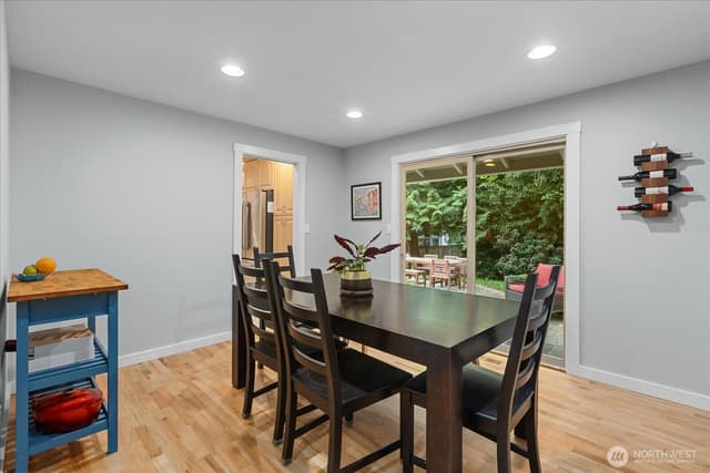 Property photo for 17013 NE 18th Street, Bellevue photo 5