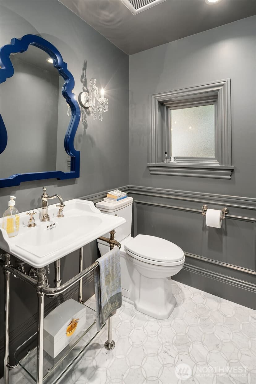 Property photo for 2833 10th Avenue E, Seattle photo 15