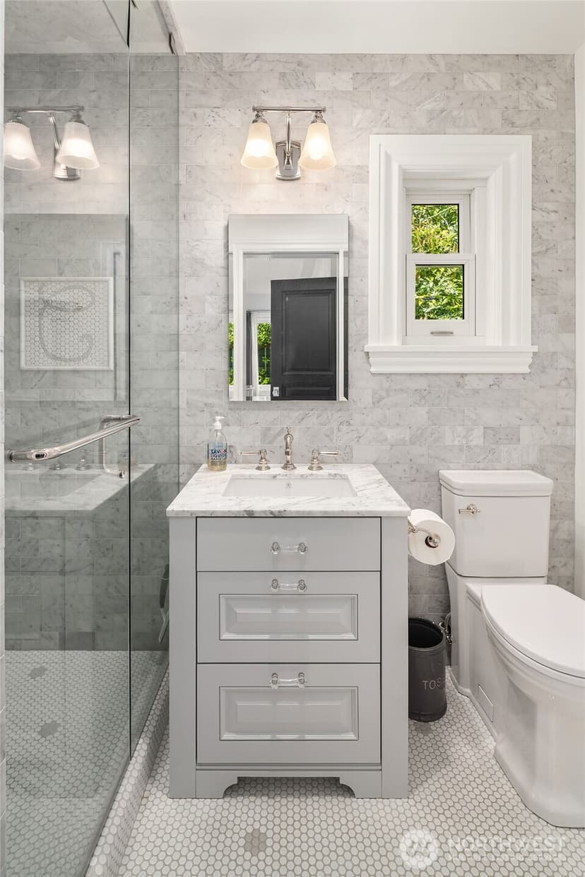 Property photo for 2833 10th Avenue E, Seattle photo 26