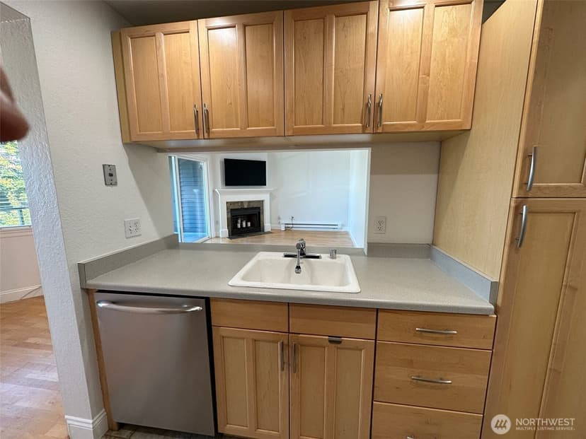 Property photo for 4171 West Lake Sammamish Parkway SE #A302, Bellevue photo 12