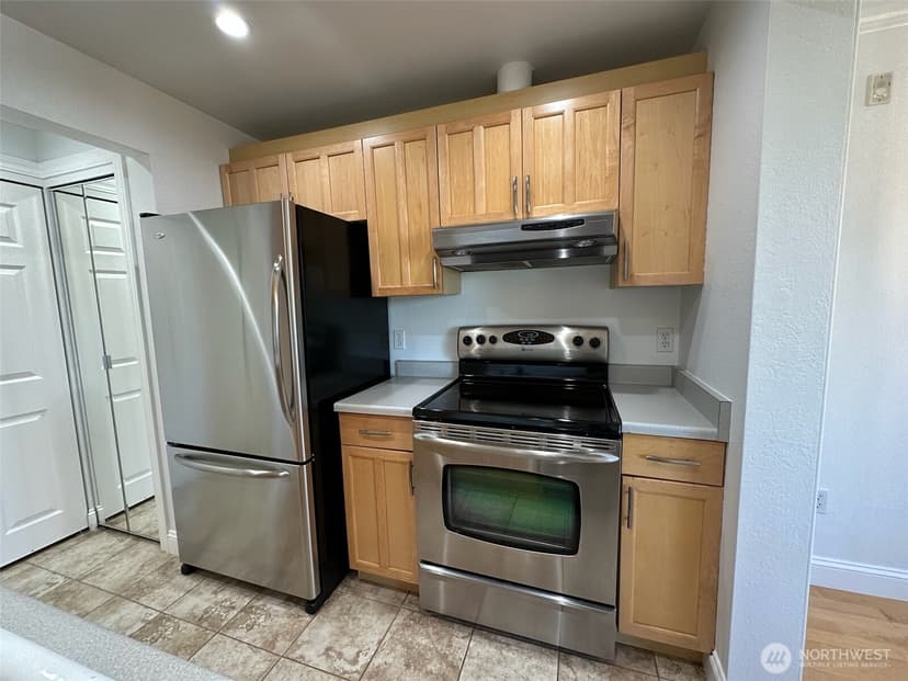 Property photo for 4171 West Lake Sammamish Parkway SE #A302, Bellevue photo 11