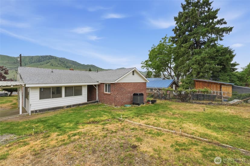 Property photo for 233 E Gibson, Chelan photo 12