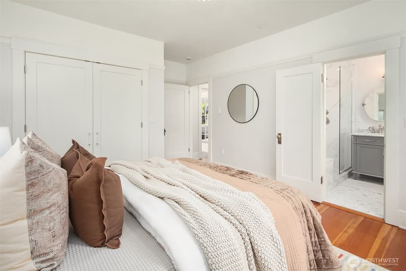 Property photo for 426 30th Avenue S, Seattle photo 14