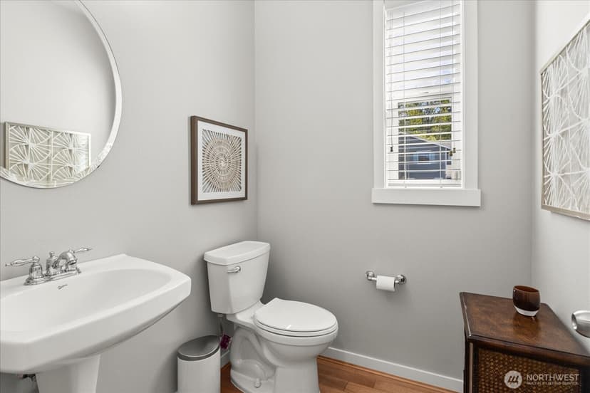 Property photo for 1074 Ridge Street, Mukilteo photo 4