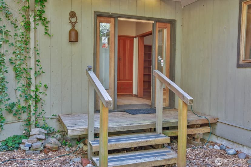 Property photo for 4050 Tree Frog Lane, Langley photo 12
