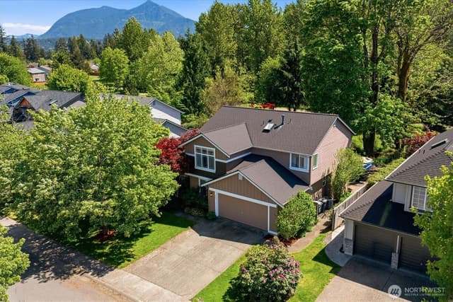 Property photo for 225 SE 10th Circle, North Bend photo 2