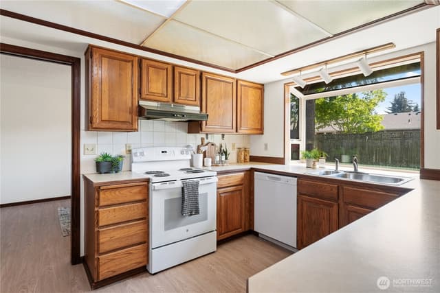 Property photo for 9724 58th Street Ct W, University Place photo 5