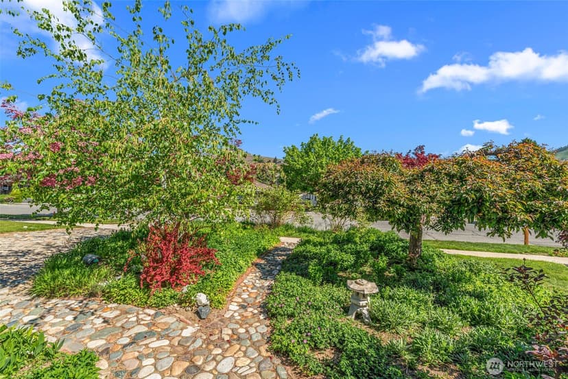 Property photo for 229 W Allen Avenue, Chelan photo 3