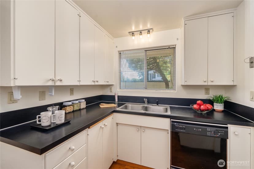 Property photo for 10430 Gravelly Lake Drive SW #44, Lakewood photo 9