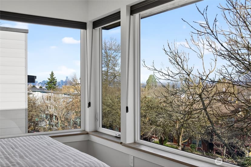 Property photo for 6543 35th Avenue SW #B, Seattle photo 23