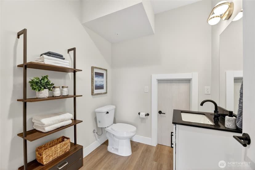 Property photo for 6543 35th Avenue SW #B, Seattle photo 10