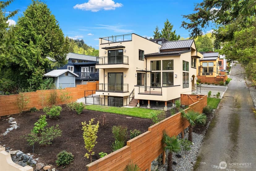 Property photo for 13327 Holmes Point Drive NE, Kirkland photo 34