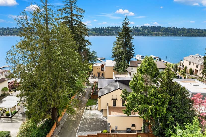 Property photo for 13327 Holmes Point Drive NE, Kirkland photo 36
