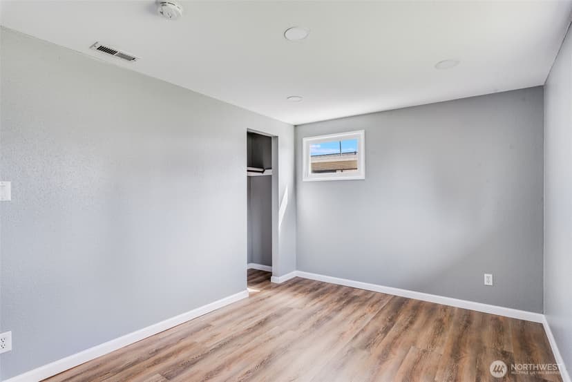Property photo for 4709 101st Street SW, Lakewood photo 16