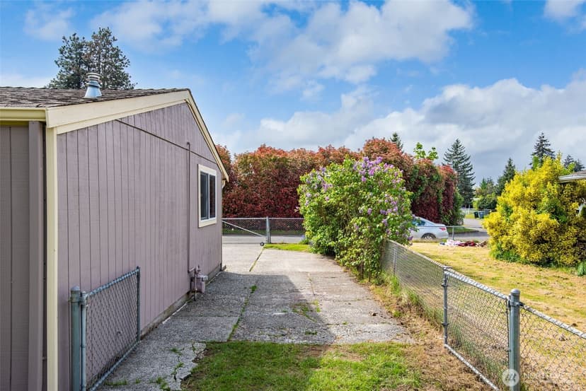 Property photo for 4709 101st Street SW, Lakewood photo 31