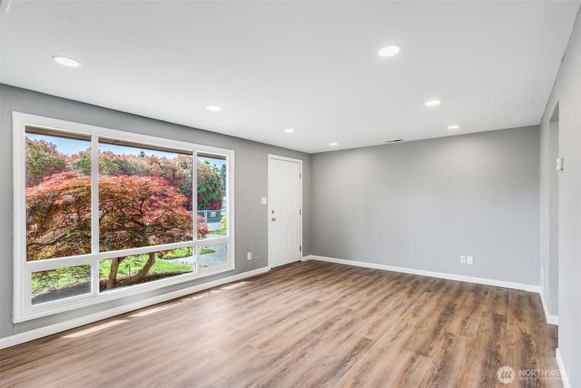Property photo for 4709 101st Street SW, Lakewood photo 3