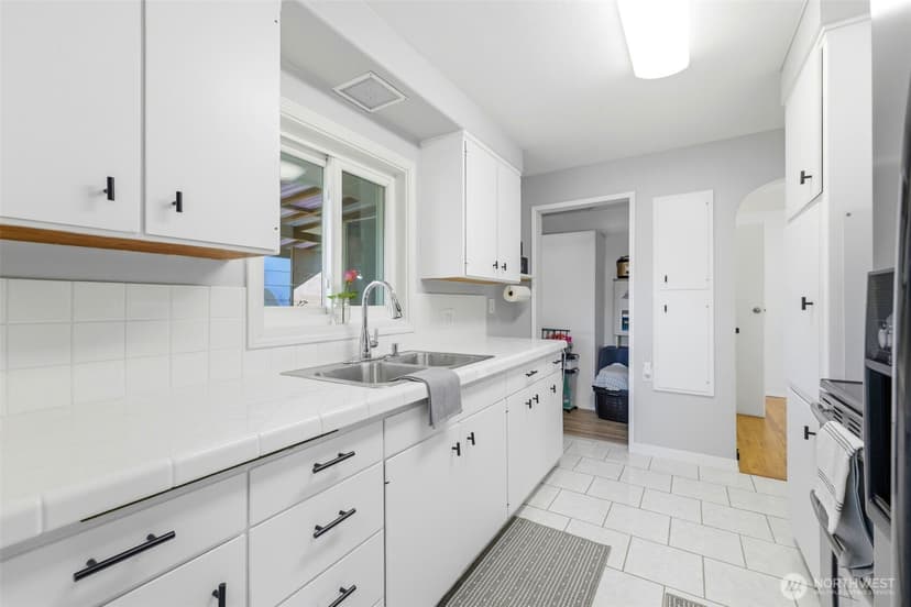Property photo for 7032 Fawcett Avenue, Tacoma photo 14