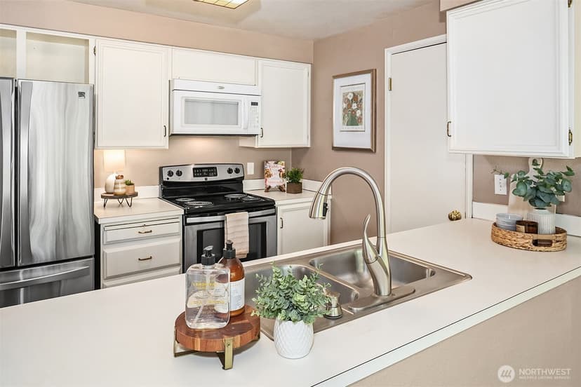 Property photo for 14602 SE 165th Place, Renton photo 11