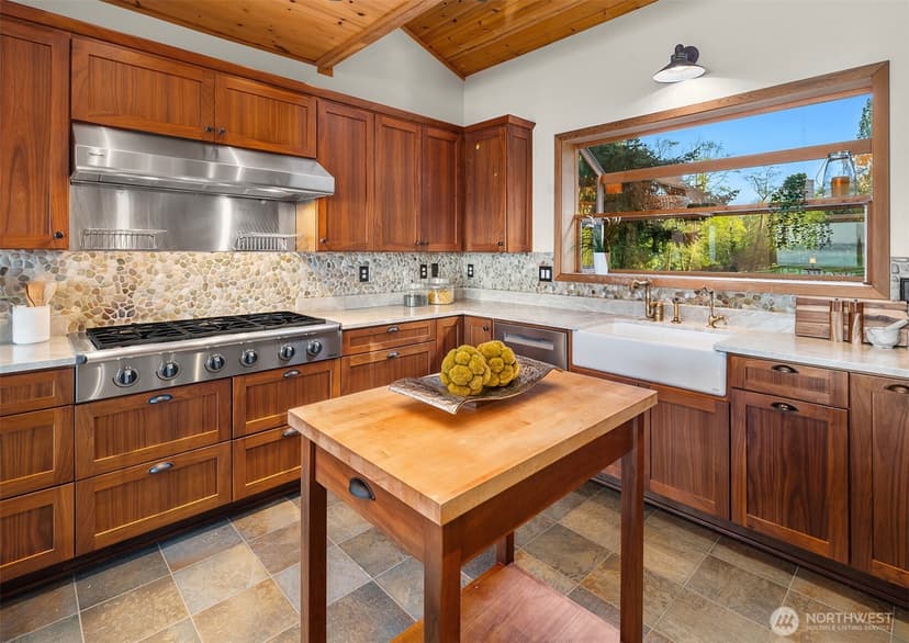 Property photo for 22505 Deppman Road SW, Vashon photo 12
