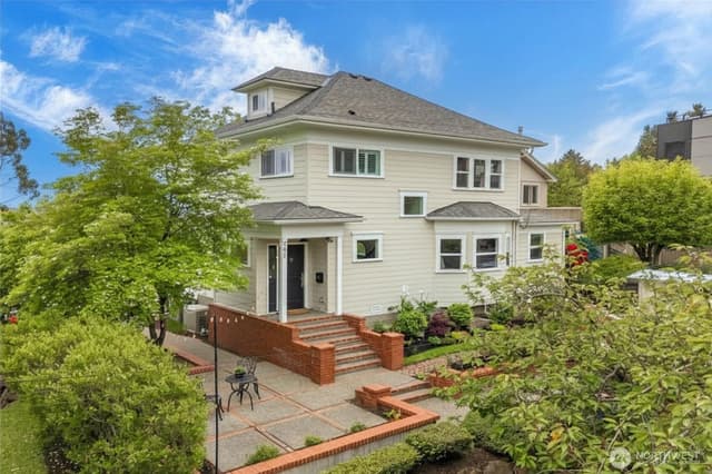 Property photo for 321 Lee Street, Seattle