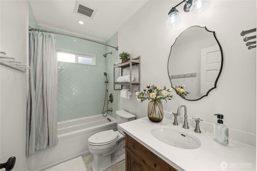 Property photo for 321 Lee Street, Seattle photo 21