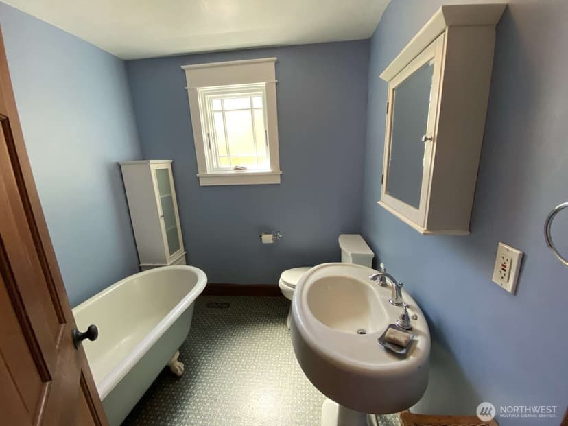 Property photo for 2824 N Lawrence Street, Tacoma photo 7