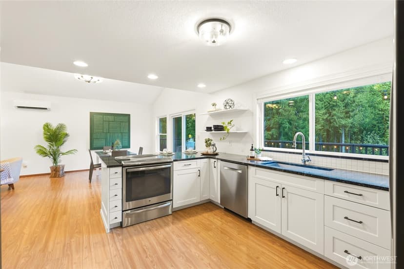 Property photo for 20202 230th Avenue NE, Woodinville photo 7