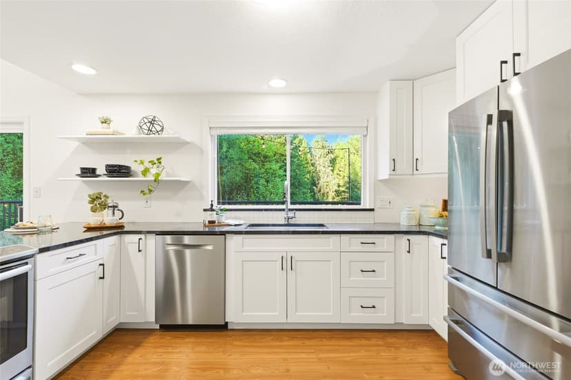 Property photo for 20202 230th Avenue NE, Woodinville photo 8