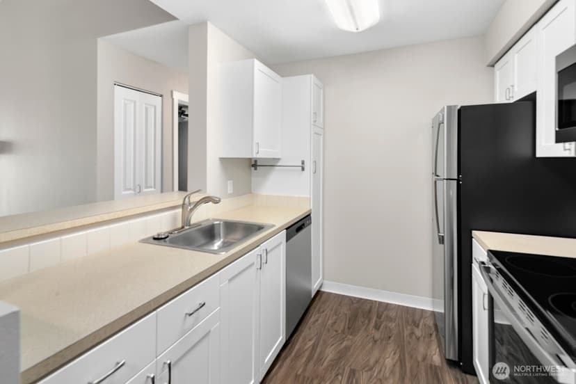 Property photo for 12303 Harbour Pointe Boulevard #U305, Mukilteo photo 8