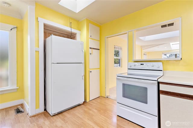 Property photo for 630 N Oakes Street, Tacoma photo 3