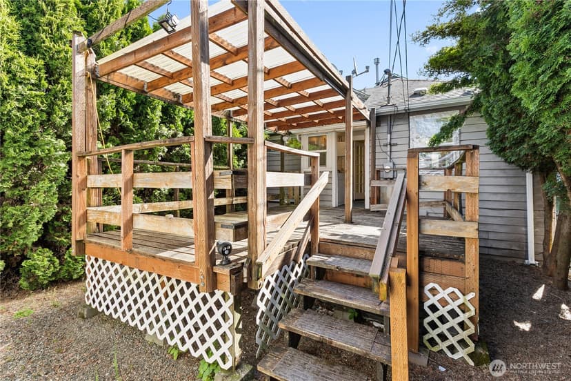 Property photo for 630 N Oakes Street, Tacoma photo 12