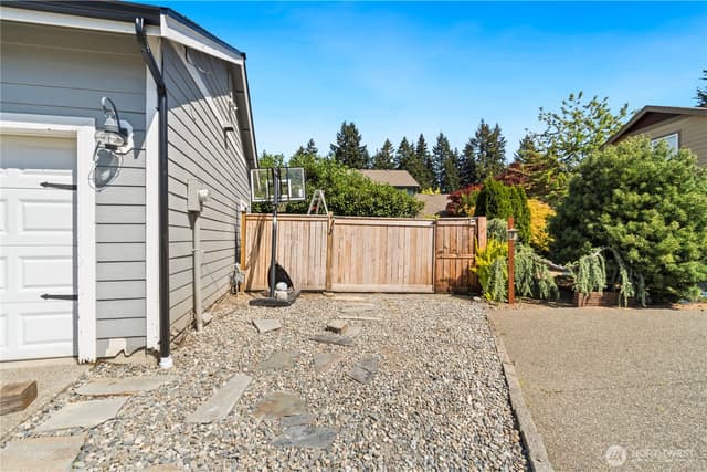 Property photo for 16802 129th Avenue E, Puyallup photo 5